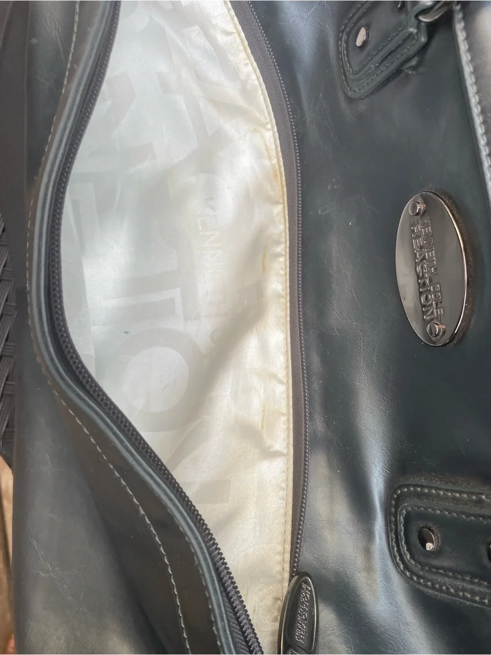 Vintage Kenneth Cole Reaction Black Rolling Duffel Travel Bag /Carry On Luggage